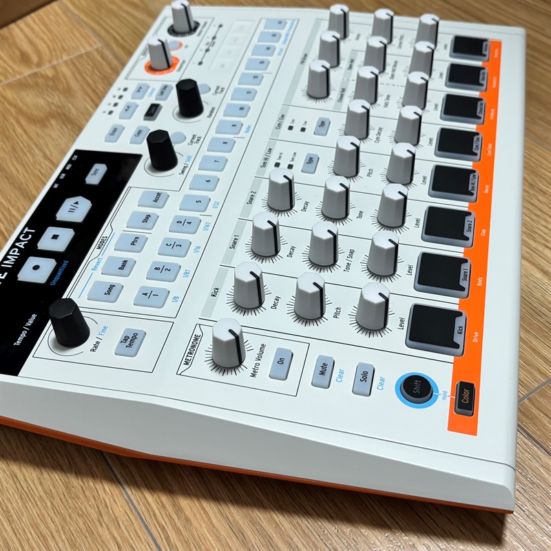 Arturia Drumbrute impact1984の画像